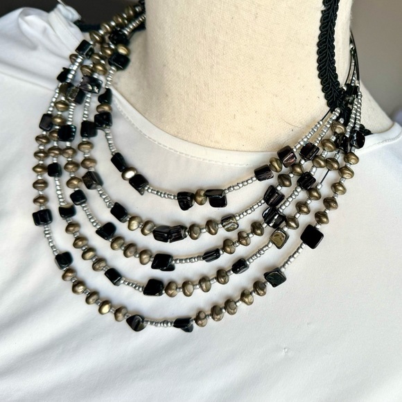Necklace, 5 strand layered wire, shell bead black, gray, silver jewelry - Picture 3 of 11